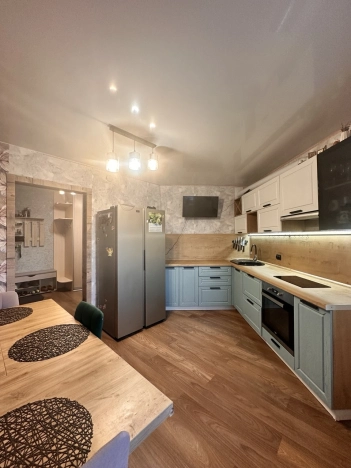 Купить двухкомнатную квартиру на улице Комсомольская в Улан-Удэ. Вариант № 2870235, 1, площадь -  квм, цена 7200000 рублей