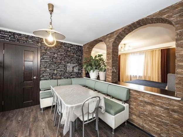 Купить дом в районе Заельцовский в Новосибирске. Вариант № 3867953, 2, площадь -  квм, цена 10250000 рублей