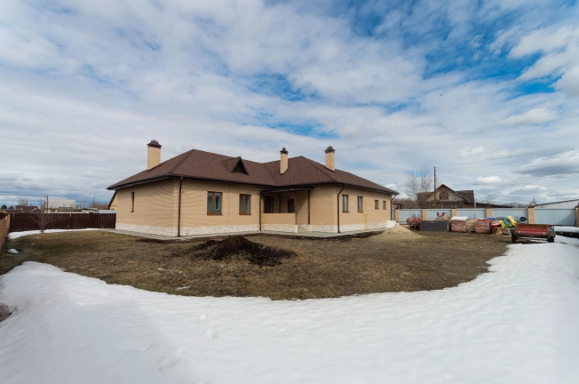 Купить дом в Микрорайоне Восточный, Тобольск в Тобольске. Вариант № 2349568, 46, площадь -  квм, цена 15300000 рублей