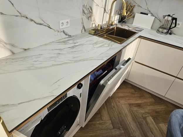 Снять квартиру в Новосибирске. Вариант № 10263678, 12, площадь -  квм, цена 140000 рублей