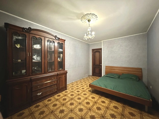 Купить квартиру в Москве. Вариант № 8017027, 8, площадь -  квм, цена 13500000 рублей