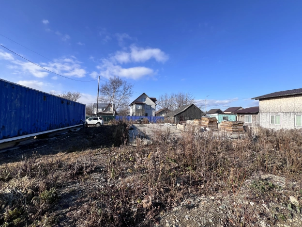 Купить земельный участок в Южно-Сахалинске. Вариант № 10462448, 1, площадь -  квм, цена 6120000 рублей