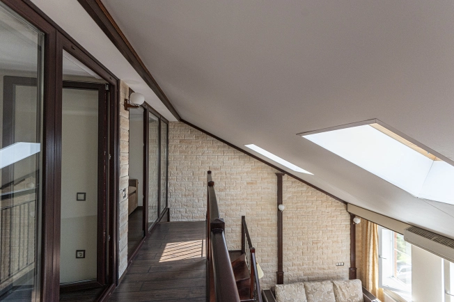 Купить трехкомнатную квартиру в Пушкине. Вариант № 976, 24, площадь -  квм, цена 9300000 рублей