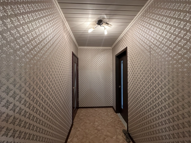 Купить трехкомнатную квартиру в районе Василеостровский в Санкт-Петербурге. Вариант № 8121449, 5, площадь -  квм, цена 13240000 рублей