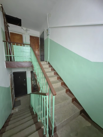 Купить однокомнатную квартиру в Ярославской области. Вариант № 9577855, 9, площадь -  квм, цена 1800000 рублей