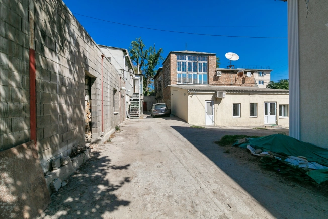 Купить коммерческую недвижимость в Севастополе. Вариант № 2065129, 1, площадь -  квм, цена 28000000 рублей