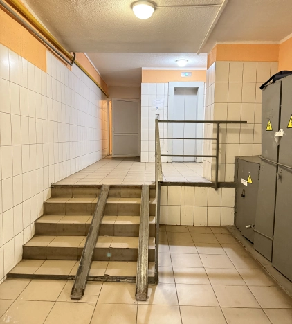 Купить квартиру на вторичке на улице Строительный проезд в Москве. Вариант № 10934074, 20, площадь -  квм, цена 9700000 рублей