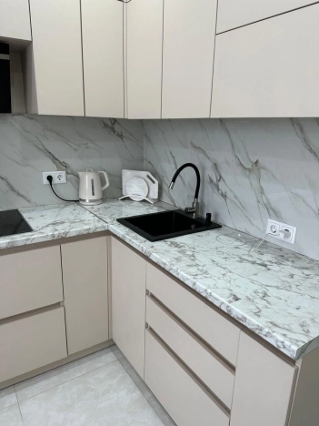 Купить двухкомнатную квартиру в Старом Осколе. Вариант № 7701133, 6, площадь -  квм, цена 7200000 рублей