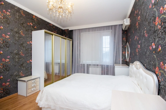 Купить трехкомнатную квартиру у метро Коммунарка в Москве. Вариант № 9820246, 3, площадь -  квм, цена 20000000 рублей