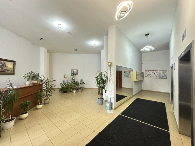 Купить четырехкомнатную квартиру в районе Сокол в Москве. Вариант № 32658, 44, площадь -  квм, цена 40000000 рублей