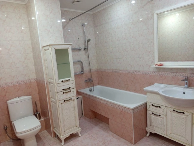 Купить четырехкомнатную квартиру в Краснодарском крае. Вариант № 10431597, 6, площадь -  квм, цена 15500000 рублей