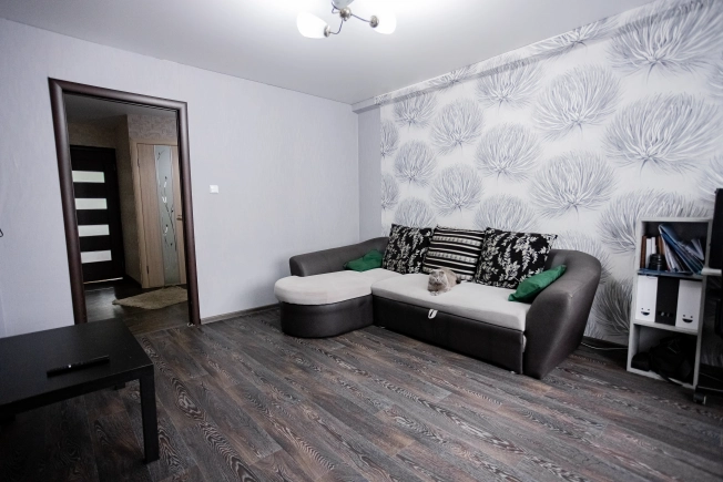 Купить трехкомнатную квартиру в Омске. Вариант № 2892536, 19, площадь -  квм, цена 4400000 рублей