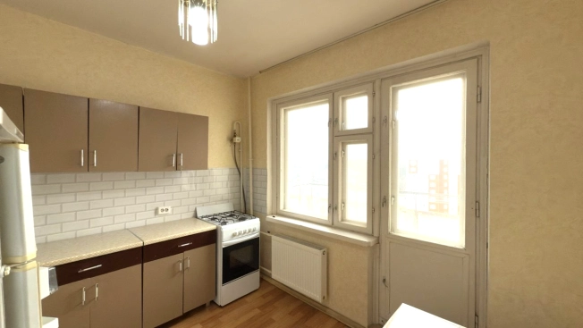 Купить однокомнатную квартиру на улице Центральная в Калужской области. Вариант № 9087664, 3, площадь -  квм, цена 3200000 рублей