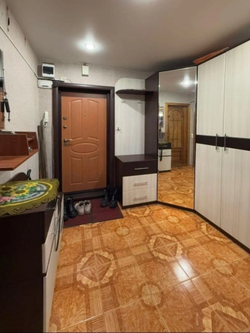 Купить трехкомнатную квартиру на улице Ильи Мухачева в Бийске. Вариант № 31515, 18, площадь -  квм, цена 6550000 рублей