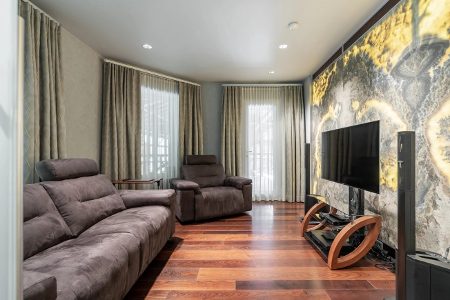 Купить дом на улице Колтушское шоссе в Всеволожске. Вариант № 297517, 40, площадь -  квм, цена 178000000 рублей