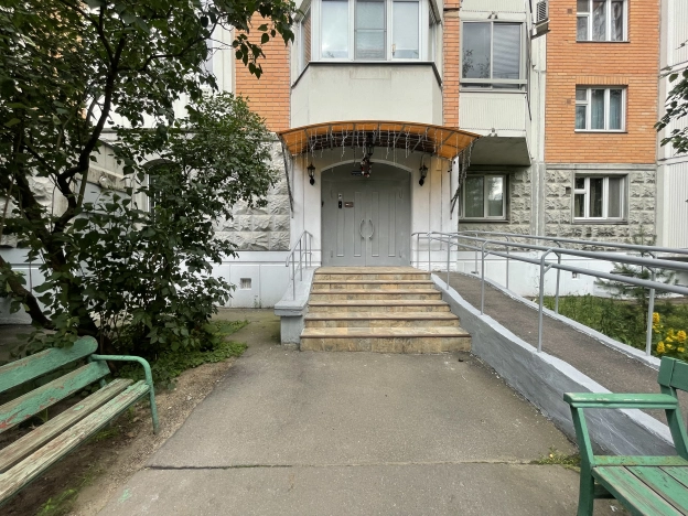 Купить трехкомнатную квартиру на вторичке в ВАО в Москве. Вариант № 49104, 17, площадь -  квм, цена 24350000 рублей