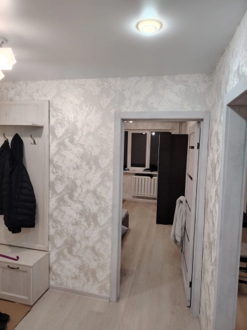 Купить трехкомнатную квартиру на вторичке в Микрорайоне 8-й, Элиста в Элисте. Вариант № 38712, 17, площадь -  квм, цена 6200000 рублей