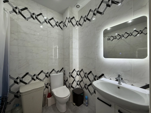 Купить квартиру на улице Дзержинского в Краснодаре. Вариант № 8327991, 5, площадь -  квм, цена 5150000 рублей