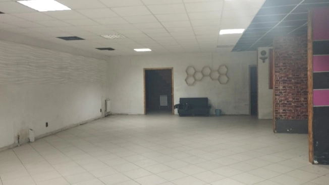 Купить коммерческую недвижимость в Омске. Вариант № 5251820, 7, площадь -  квм, цена 12000000 рублей