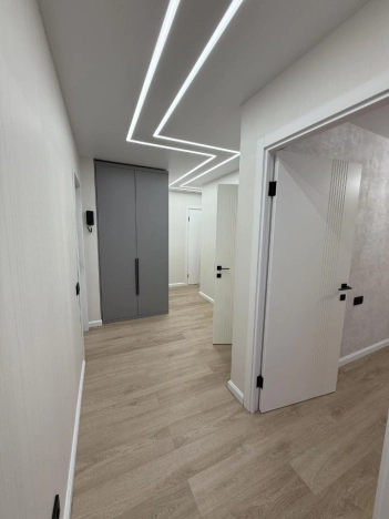 Купить квартиру в Москве. Вариант № 9007727, 8, площадь -  квм, цена 19300000 рублей