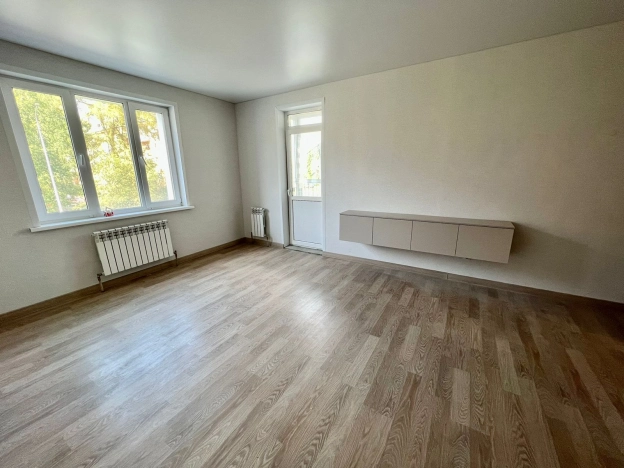 Купить трехкомнатную квартиру в Микрорайоне 5-й в Вологде. Вариант № 2854, 5, площадь -  квм, цена 10190000 рублей