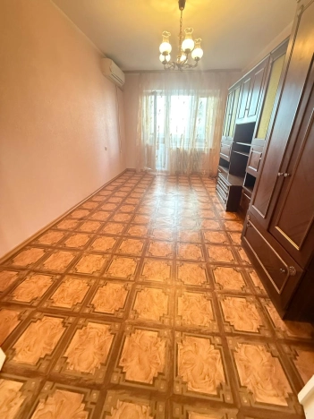 Купить трехкомнатную квартиру в Микрорайоне 8-й, Элиста в Элисте. Вариант № 2363228, 7, площадь -  квм, цена 5400000 рублей