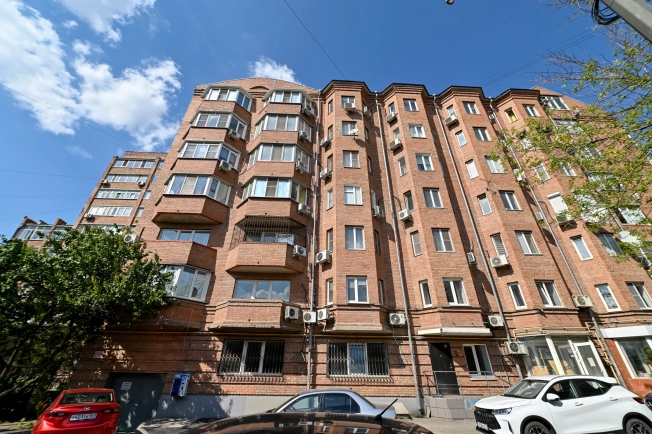 Купить трехкомнатную квартиру в Ростовской области. Вариант № 3414508, 25, площадь -  квм, цена 12950000 рублей