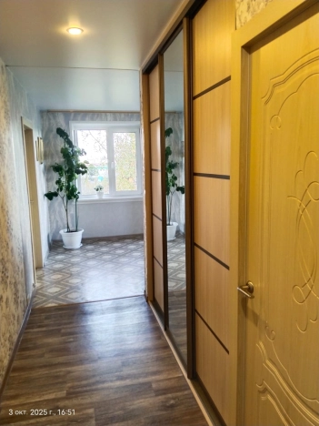 Купить трехкомнатную квартиру в Новосибирске. Вариант № 6695273, 18, площадь -  квм, цена 5450000 рублей