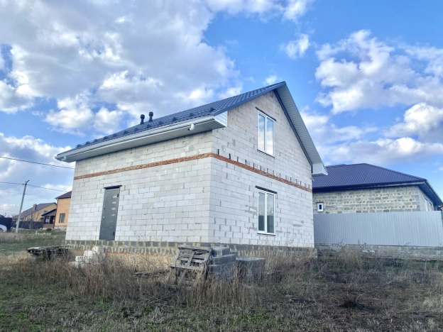 Купить дом на улице Раздольная в Строителе. Вариант № 32213, 6, площадь -  квм, цена 3200000 рублей