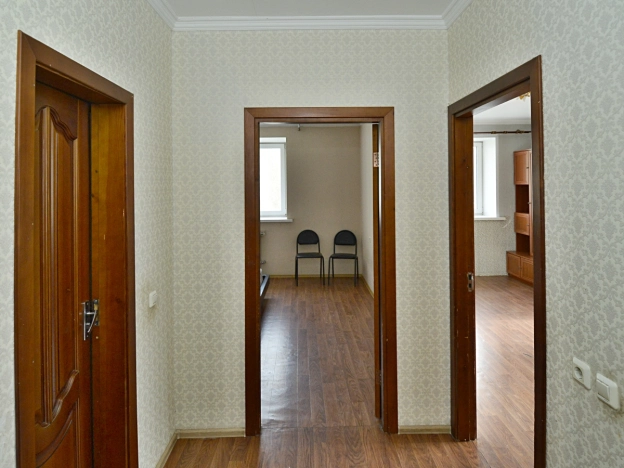 Купить трехкомнатную квартиру в Новосибирской области. Вариант № 8139695, 14, площадь -  квм, цена 10900000 рублей