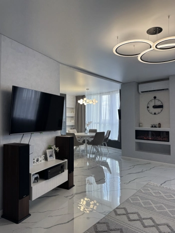 Купить четырехкомнатную квартиру в Волгограде. Вариант № 2103303, 5, площадь -  квм, цена 19300000 рублей