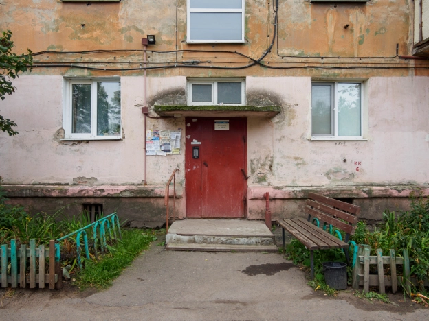 Купить однокомнатную квартиру в Омске. Вариант № 5831996, 13, площадь -  квм, цена 2490000 рублей