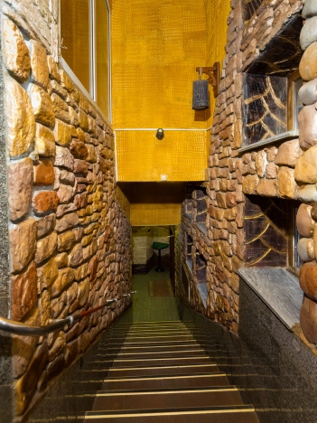 Купить коммерческую недвижимость в Тобольске. Вариант № 4512, 39, площадь -  квм, цена 50000000 рублей