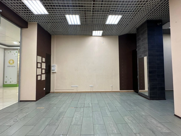 Снять коммерческую недвижимость в Ростове-на-Дону. Вариант № 7781177, 6, площадь -  квм, цена 81250 рублей