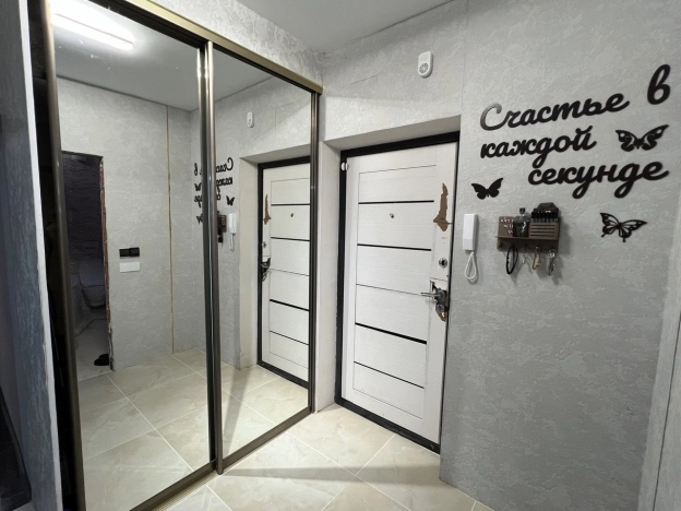 Купить квартиру в Калининграде. Вариант № 10833560, 8, площадь - квм, цена 9800000 рублей