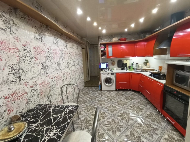 Купить четырехкомнатную квартиру в Иркутской области. Вариант № 33552, 0, площадь -  квм, цена 6900000 рублей