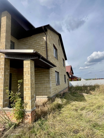 Купить дом на улице Везельская в Белгороде. Вариант № 5445720, 8, площадь -  квм, цена 6500000 рублей