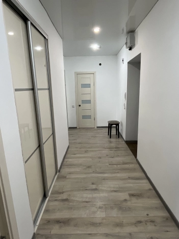 Купить трехкомнатную квартиру в районе Октябрьский в Улан-Удэ. Вариант № 9379836, 9, площадь - квм, цена 10200000 рублей