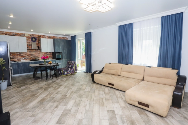 Купить дом на улице Полевая в Краснодаре. Вариант № 2373, 1, площадь -  квм, цена 19500000 рублей