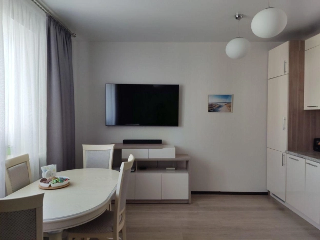 Купить трехкомнатную квартиру в Новосибирске. Вариант № 9561913, 7, площадь -  квм, цена 9900000 рублей