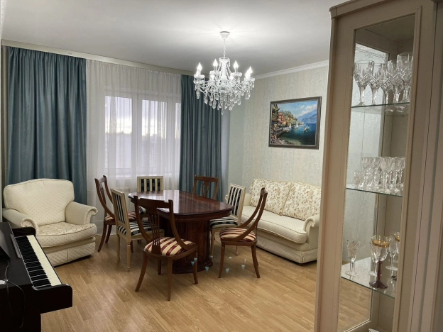 Купить четырехкомнатную квартиру в районе Сокол в Москве. Вариант № 34561, 0, площадь -  квм, цена 24000000 рублей