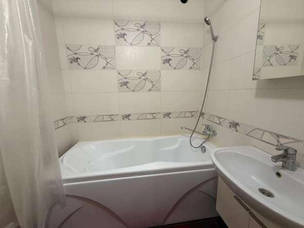 Купить квартиру в районе Ленинский в Воронеже. Вариант № 7611131, 24, площадь -  квм, цена 8750000 рублей