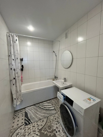 Купить трехкомнатную квартиру на вторичке в ЖК Жилой комплекс "Лугометрия" в Пензе. Вариант № 43725, 8, площадь -  квм, цена 6000000 рублей