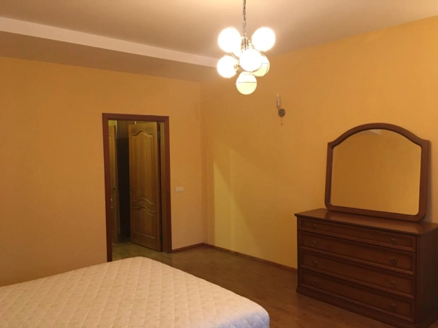 Купить пятикомнатную квартиру в районе Советский в Новосибирске. Вариант № 13884, 14, площадь - квм, цена 13199000 рублей