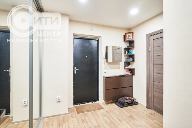 Купить однокомнатную квартиру в Воронеже. Вариант № 8367255, 4, площадь - квм, цена 5190000 рублей