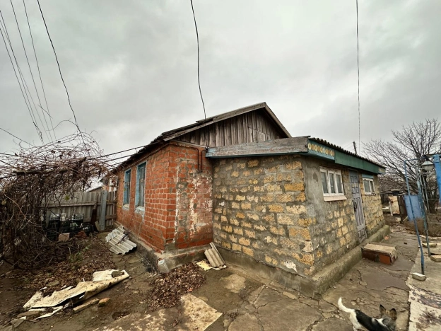 Купить дом на улице Хомутникова в Элисте. Вариант № 6757, 16, площадь -  квм, цена 2700000 рублей