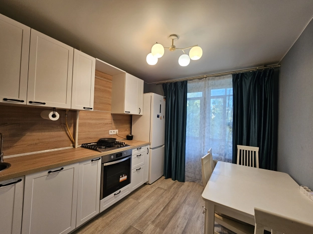 Купить трехкомнатную квартиру в Пушкине. Вариант № 6156804, 0, площадь -  квм, цена 9300000 рублей