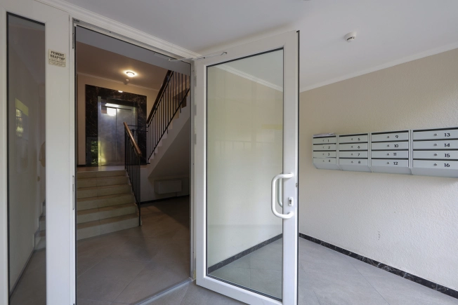 Купить квартиру в Пионерском. Вариант № 3038455, 25, площадь -  квм, цена 19000000 рублей