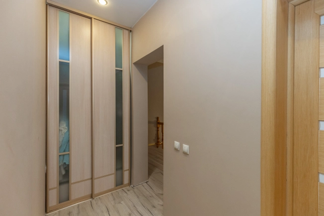 Купить трехкомнатную квартиру в Амурской области. Вариант № 35300, 9, площадь -  квм, цена 10000000 рублей