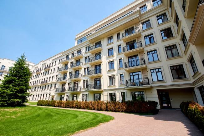 Купить трехкомнатную квартиру на улице Жилмассив в Новосибирской области. Вариант № 8926776, 37, площадь -  квм, цена 16500000 рублей